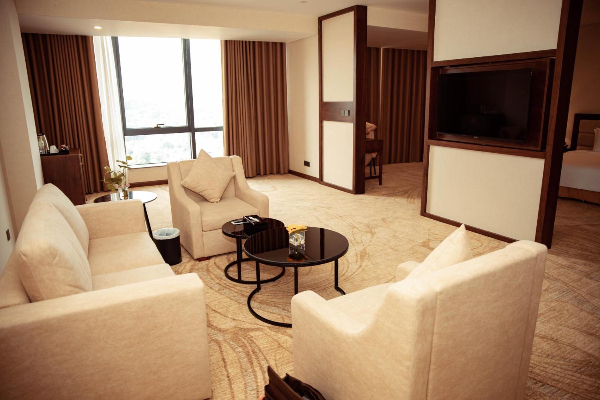 Muong Thanh Luxury Као Банг Екстериор снимка