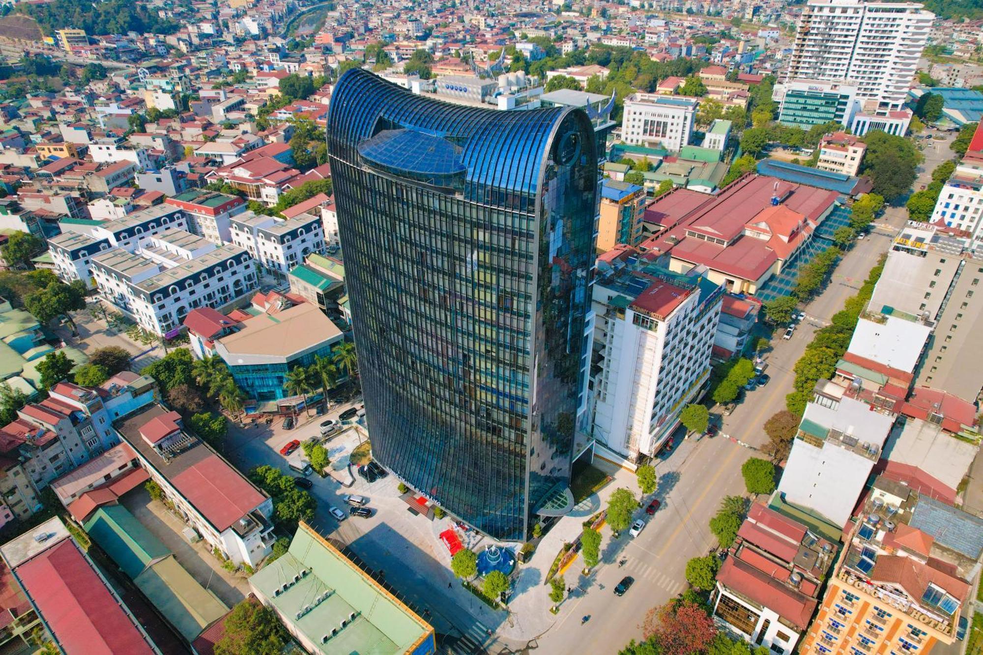 Muong Thanh Luxury Као Банг Екстериор снимка