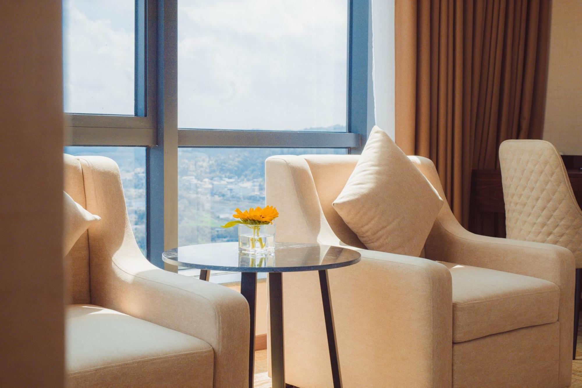 Muong Thanh Luxury Као Банг Екстериор снимка